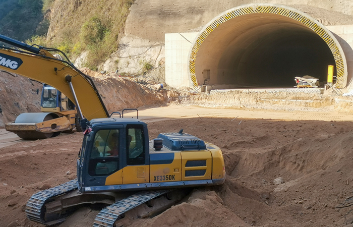 1645773905319379.jpg (小圖)攝影2:羅建安 路基填方作業(yè).jpg